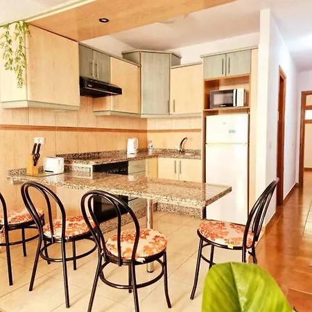 Comfortable Centrally Located Apartamento