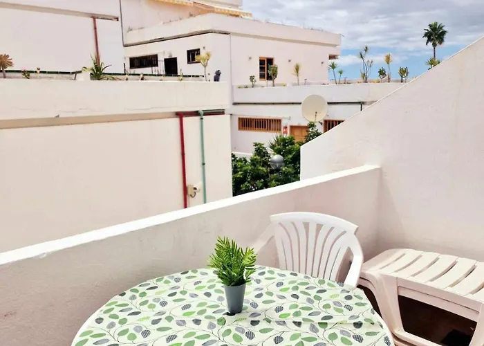 Comfortable Centrally Located Playa Feñabe